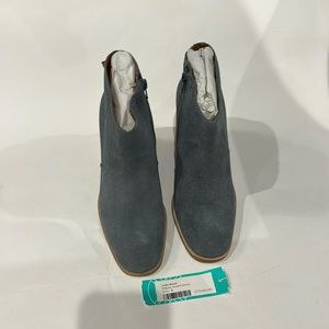 Lucky Brand NWT Pellyon Western Heeled Bootie in a Grey-Blueish color